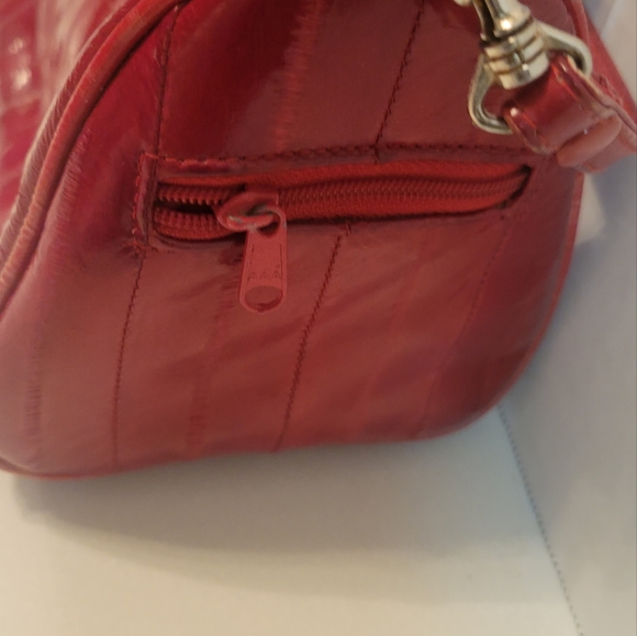Genuine Eel Skin Small Duffel Bag Red Cherry - Picture 4 of 12